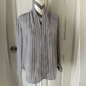ANN TAYLOR. Casual long sleeve women’s shirt. New